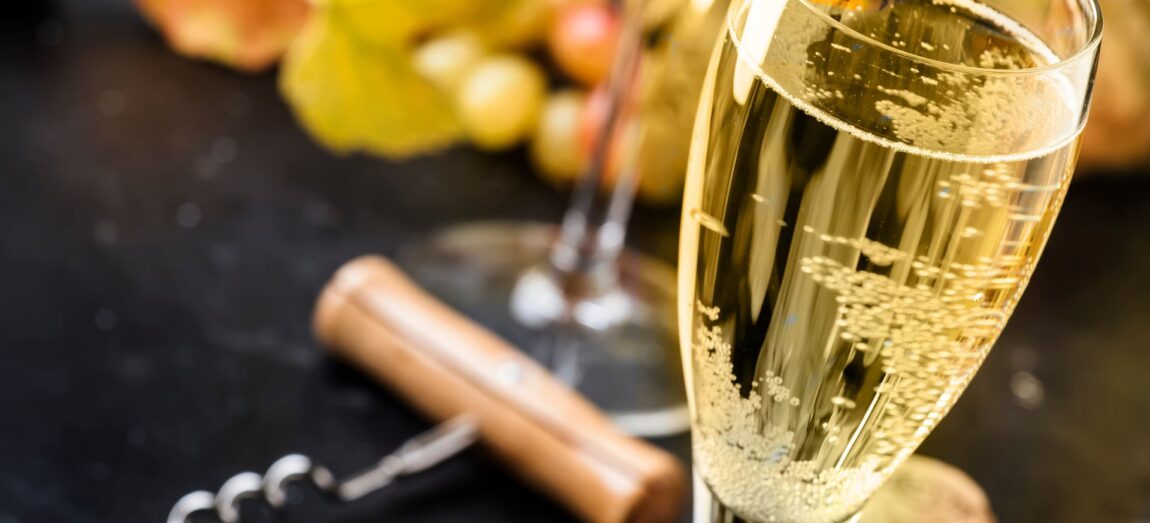 Cava a szampan, cava a prosecco… Jak cava wypada w porównaniu do najpopularniejszych win musujących?