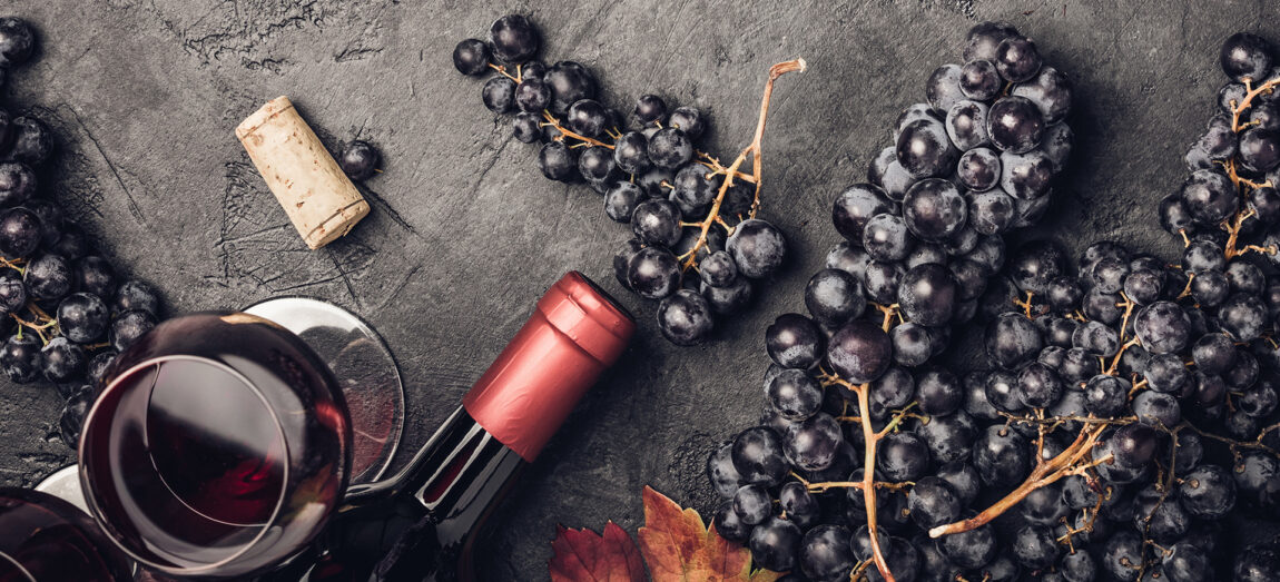 Rubinowy, purpurowy czy ceglasty? Poznaj sekrety koloru wina czerwonego